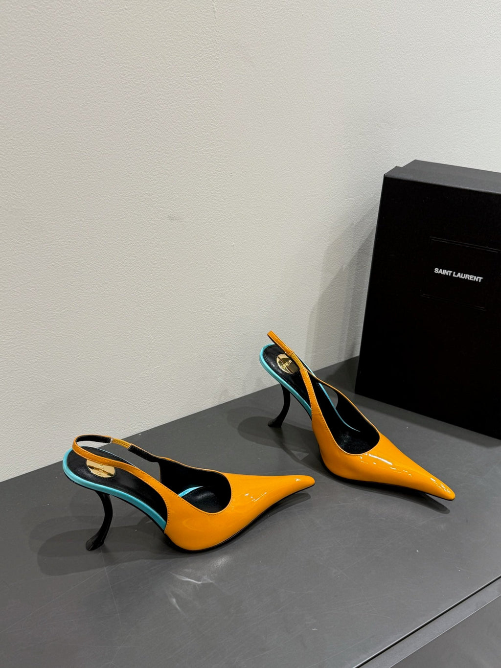 YSL HIGH SLINGBACK 25S IN ENERGY ORANGE GLOSSY LAMBSKIN