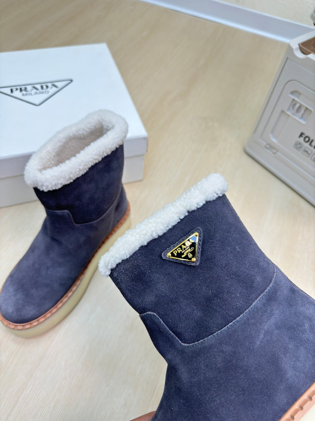 PRADA SUEDE BOOTS SLATE GRAY WITH SHEARLING LINING AND RUBBER FLATFORM SOLE