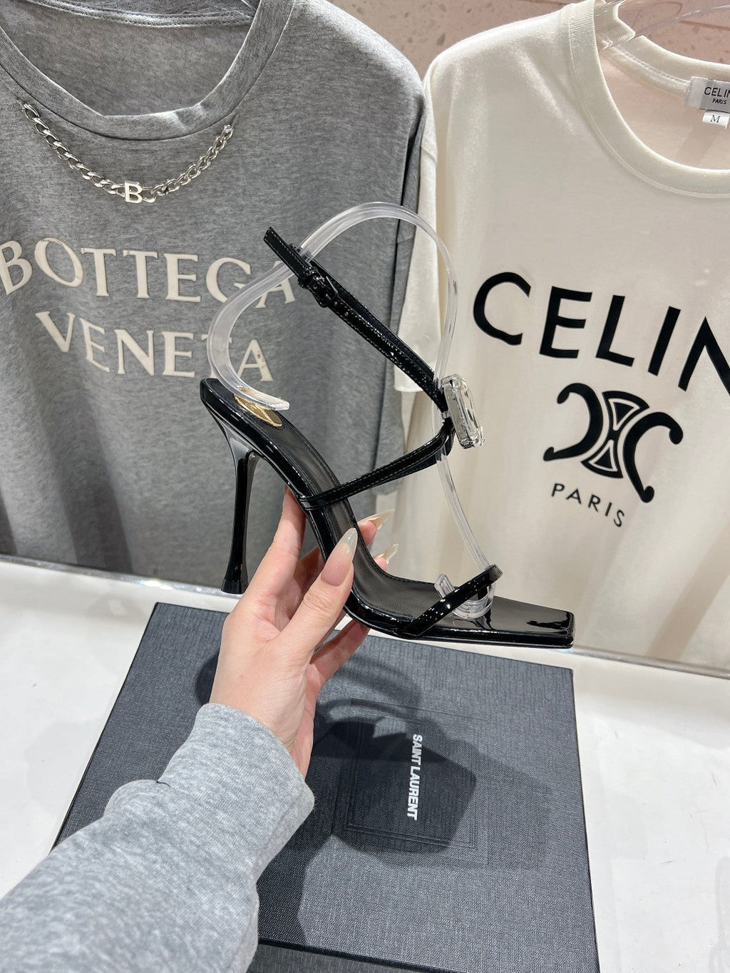 HIGH HEEL SANDALS IN BLACK GLOSSY CALFSKIN WTH STRAPS ATTACHED GEM