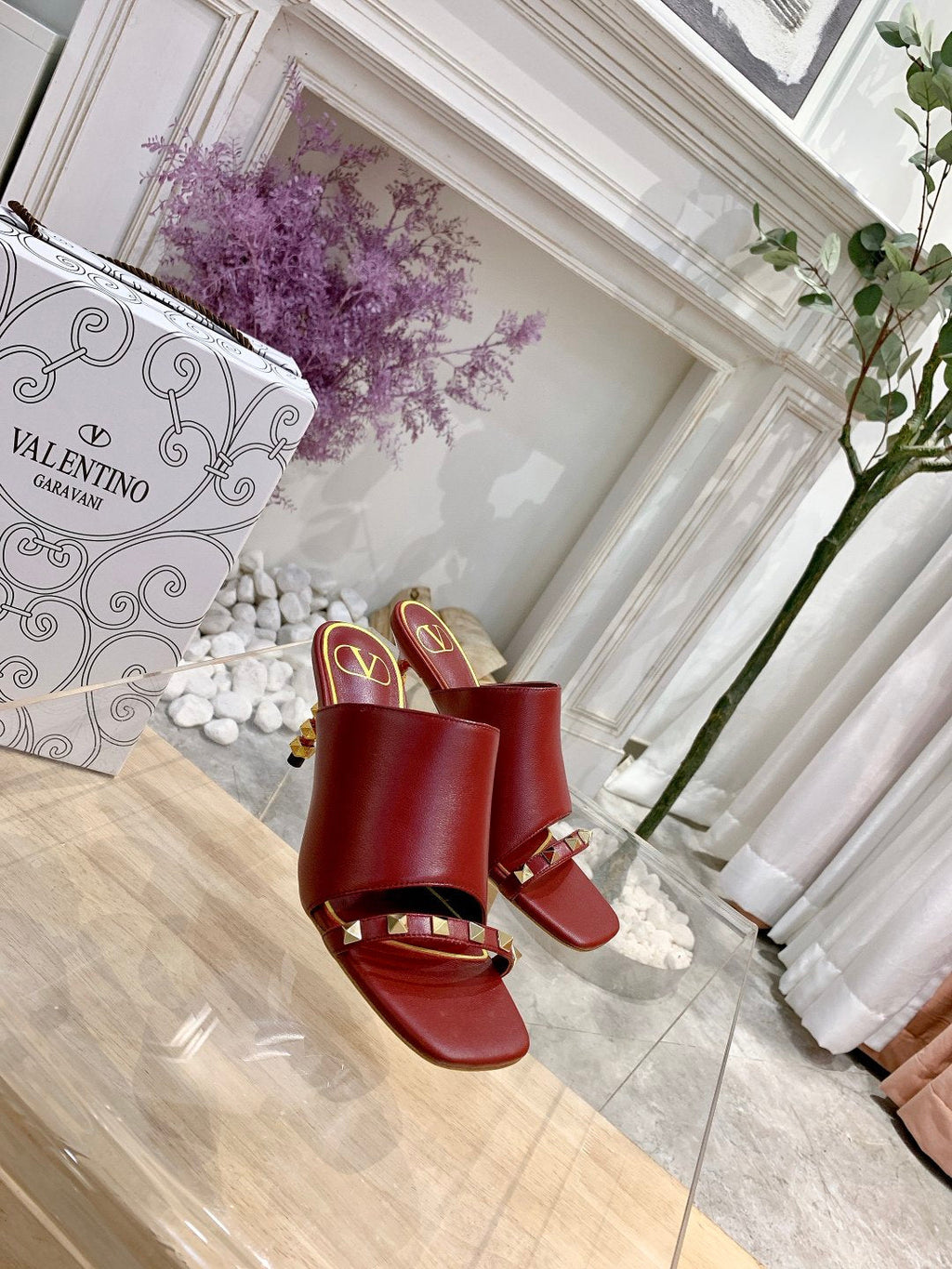 ROCKSTUD TOWER-HEEL MULES IN CURRANT RED CALFSKIN 7 CM